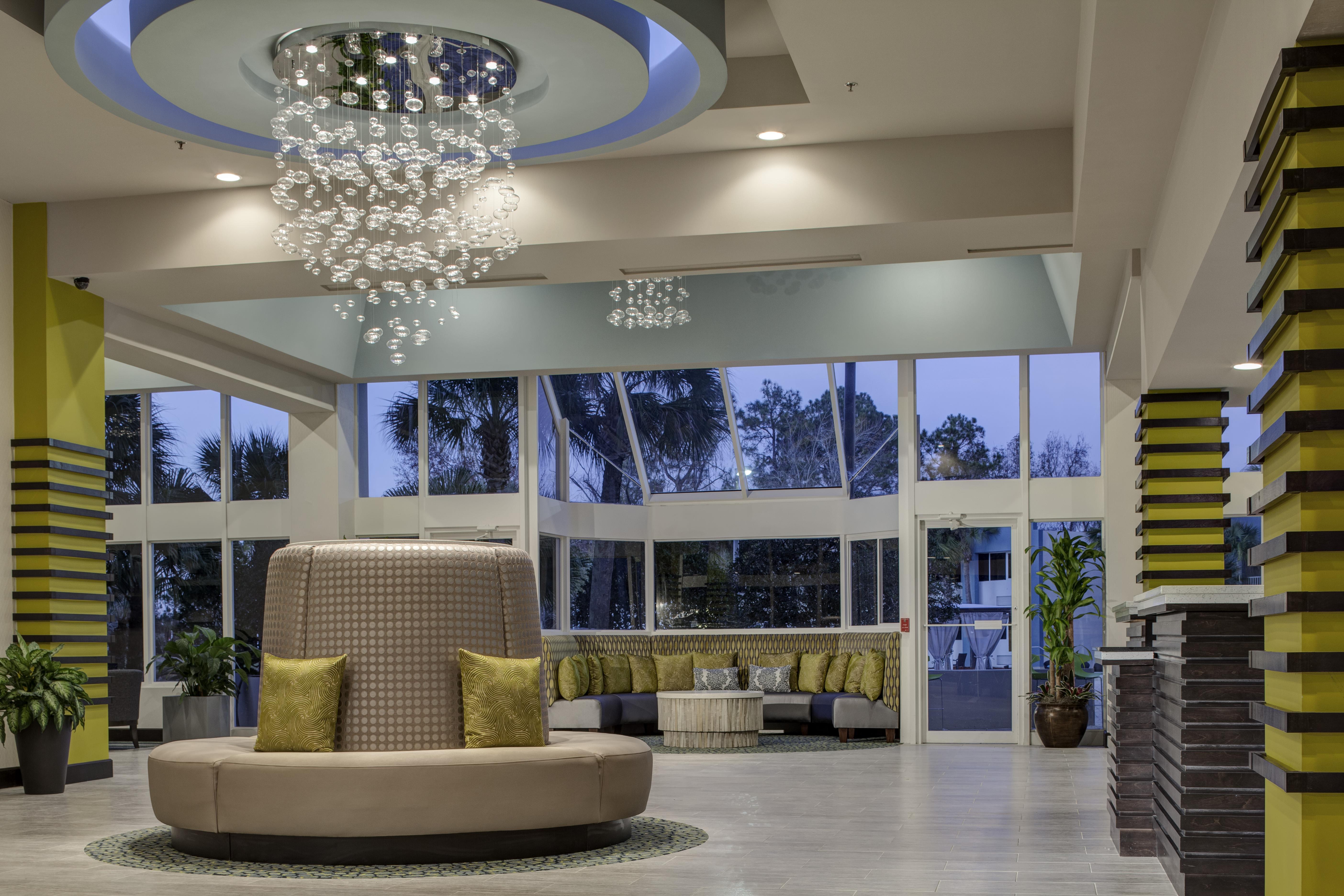 Hotel Doubletree By Hilton Airport 4*