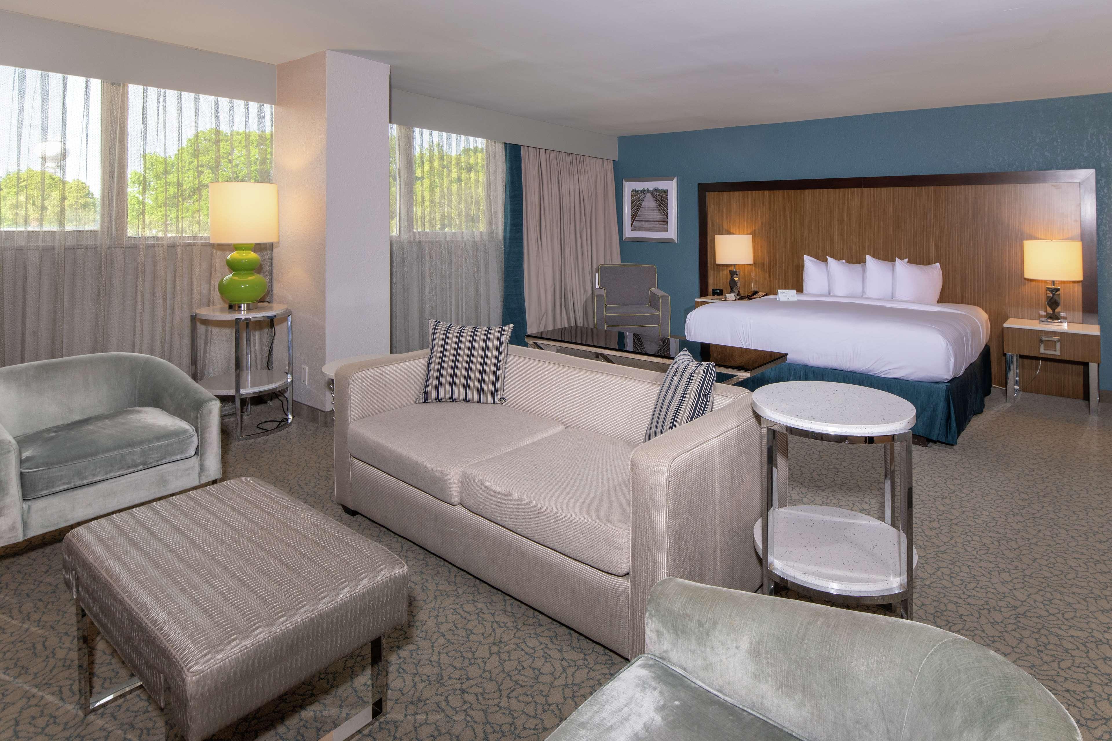 Hotel Doubletree By Hilton Airport Jacksonville