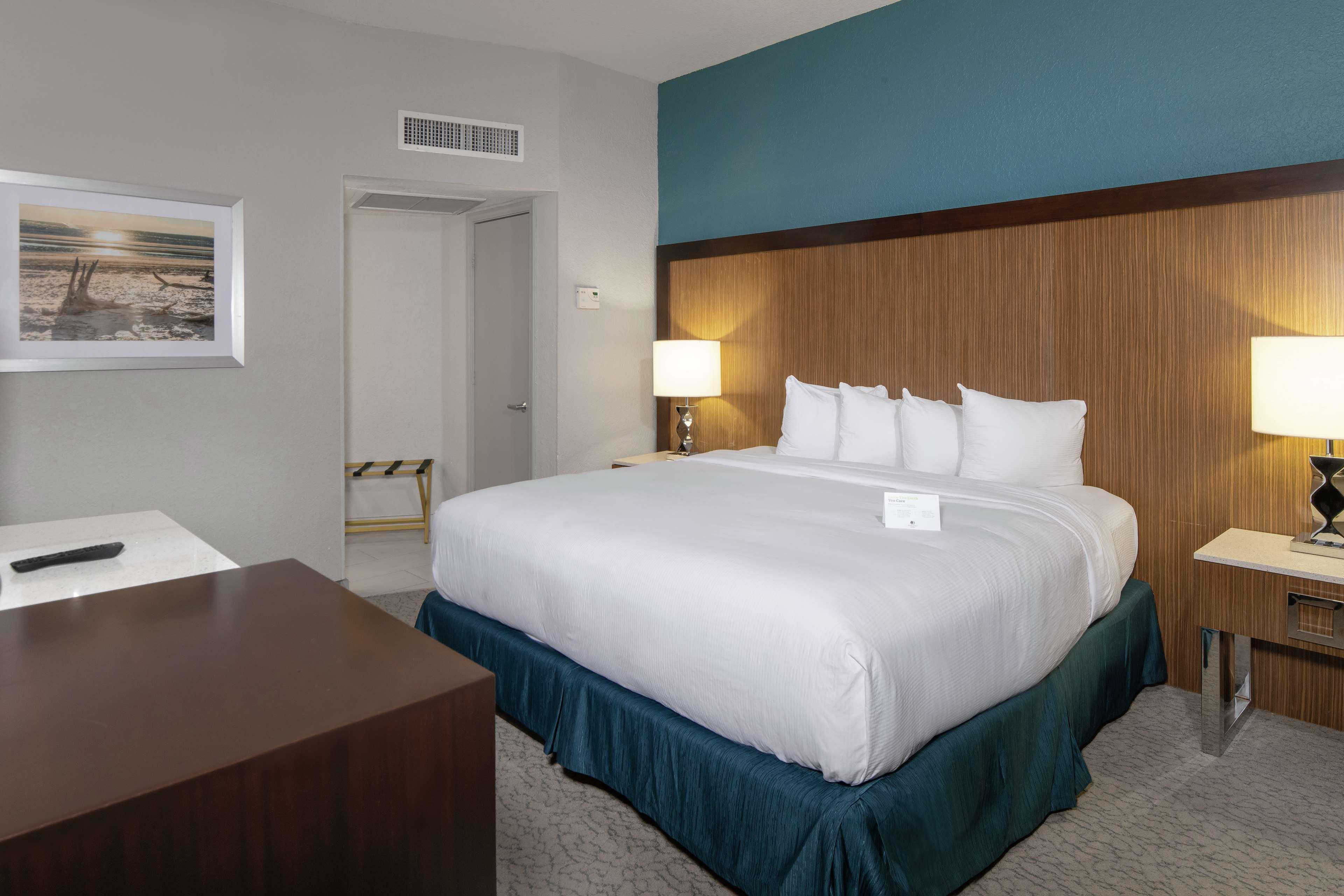 Hotel Doubletree By Hilton Airport
