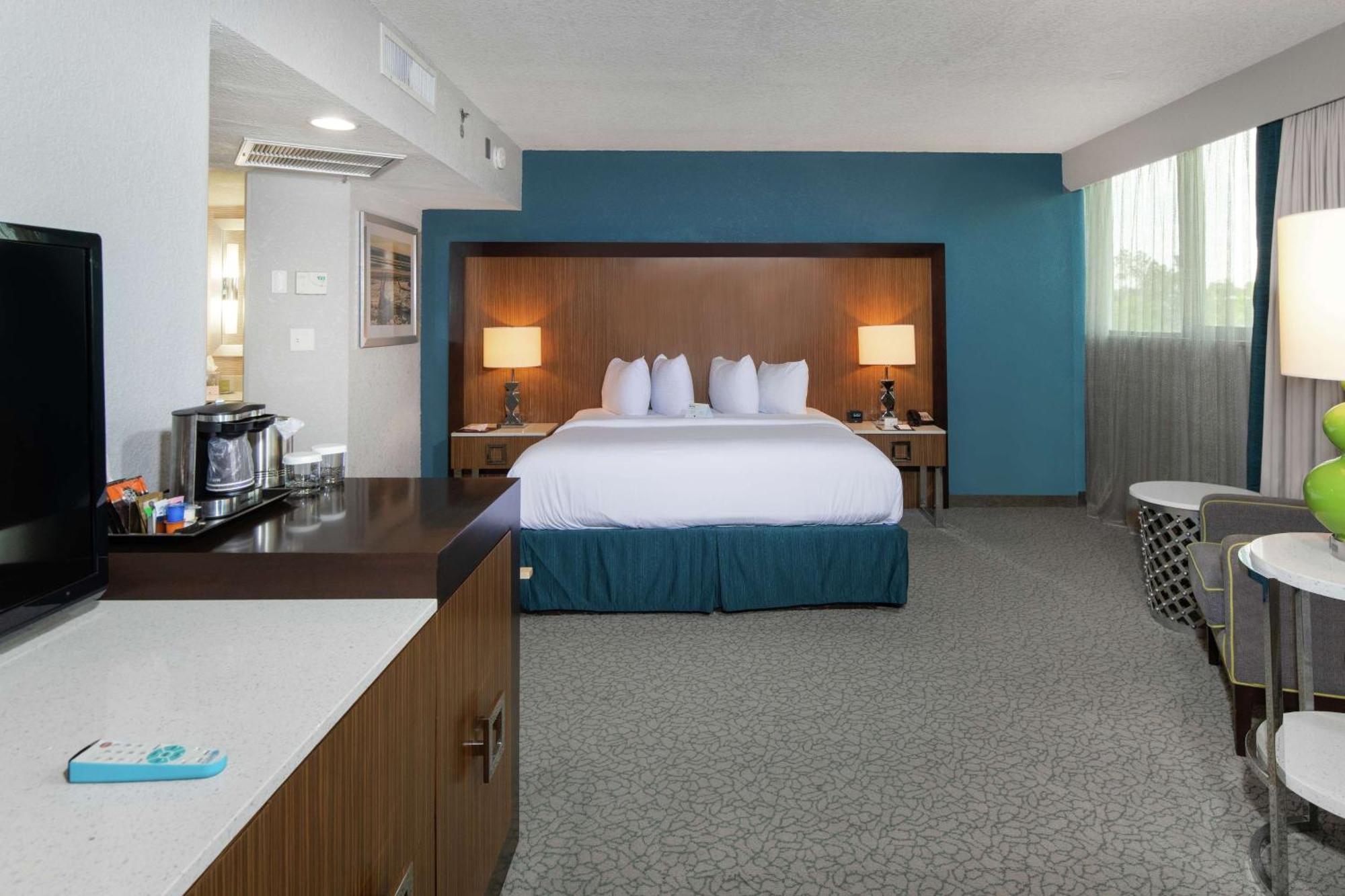 Doubletree By Hilton Airport Hotel Jacksonville